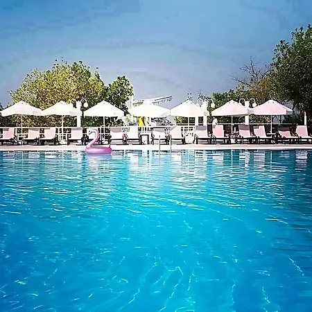 Richmond Thermal מלון